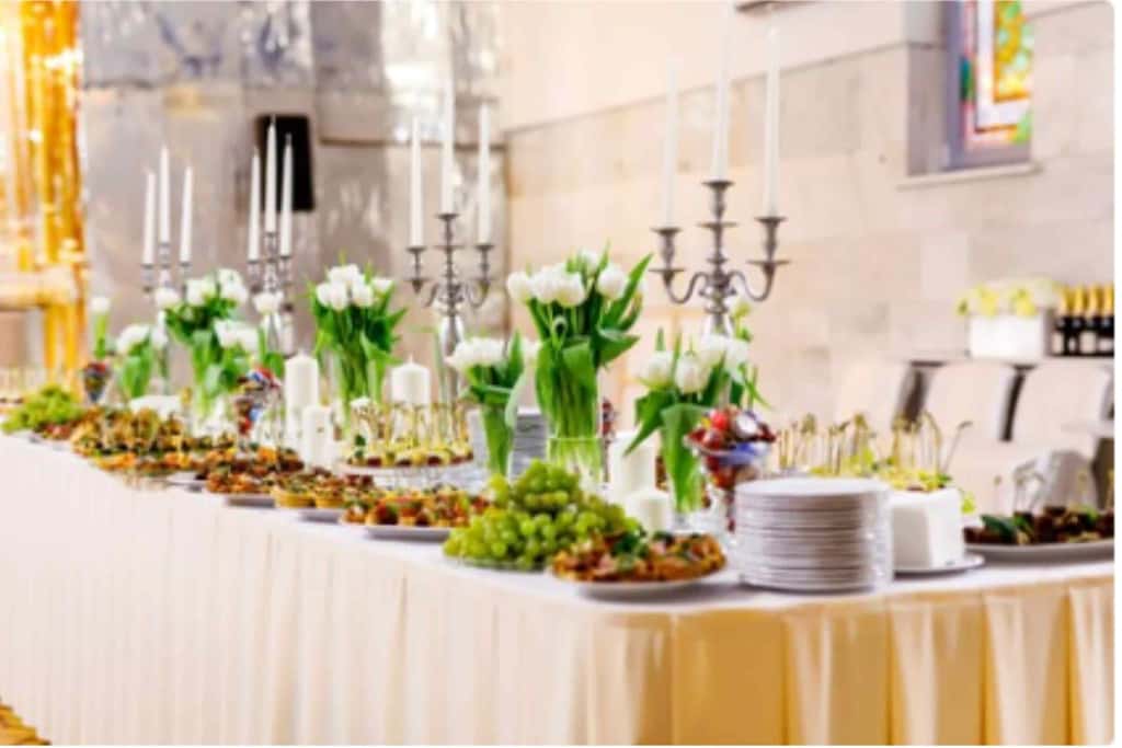 Dekorasi Meja Prasmanan yang Menarik dan Unik